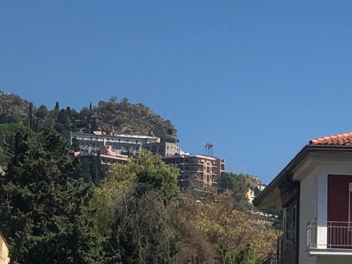 La Ginestra Hotel Giardini Naxos Bagian luar foto